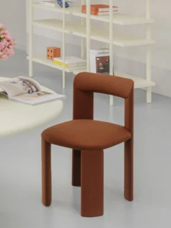 Amia Chair