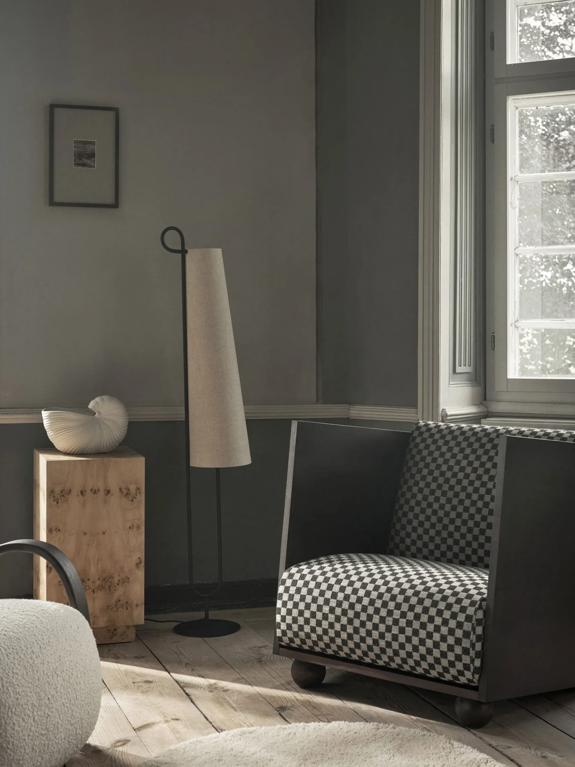 Ancora Floor Lamp - Black/Natural
