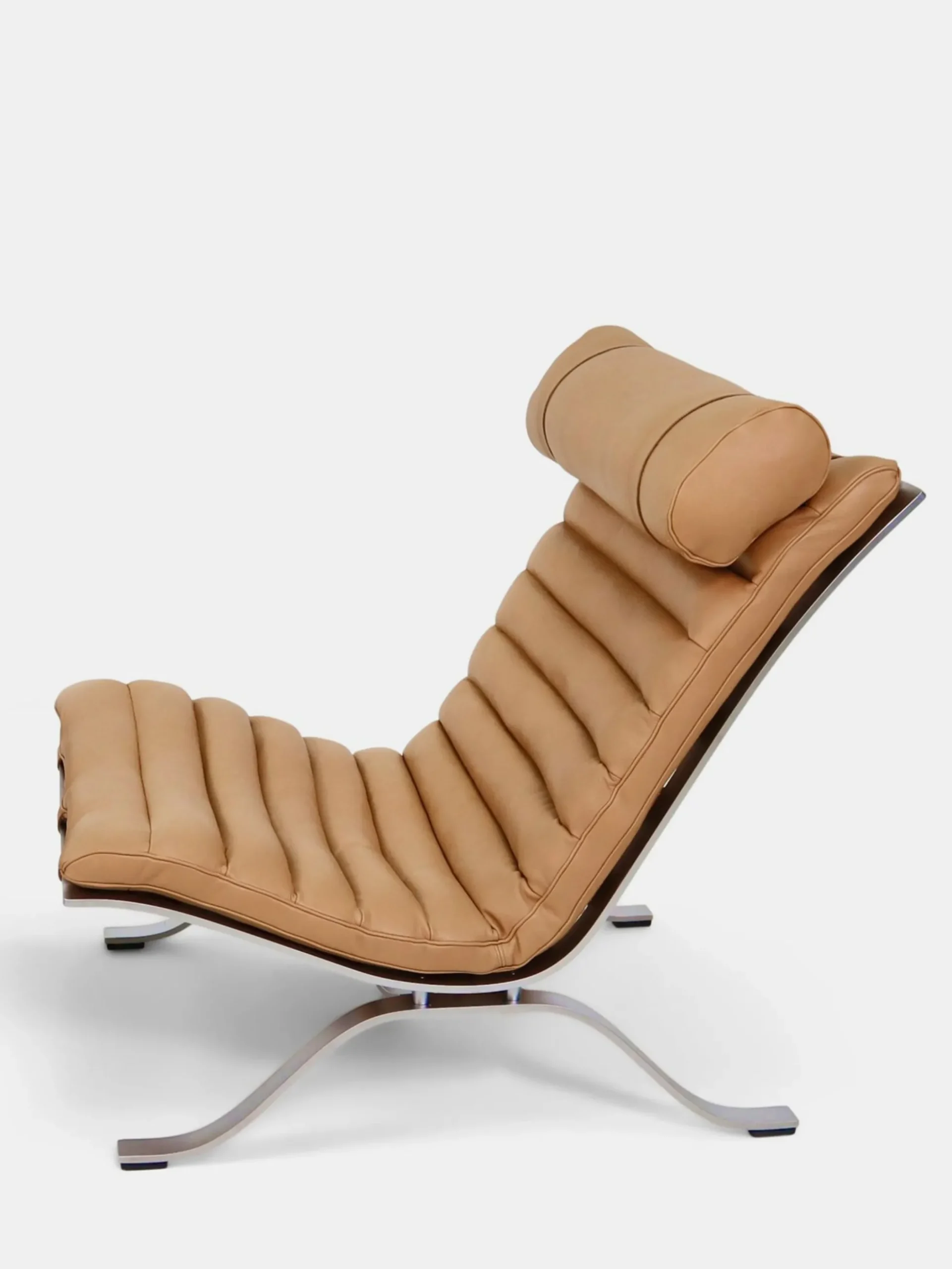 Ari Armchair