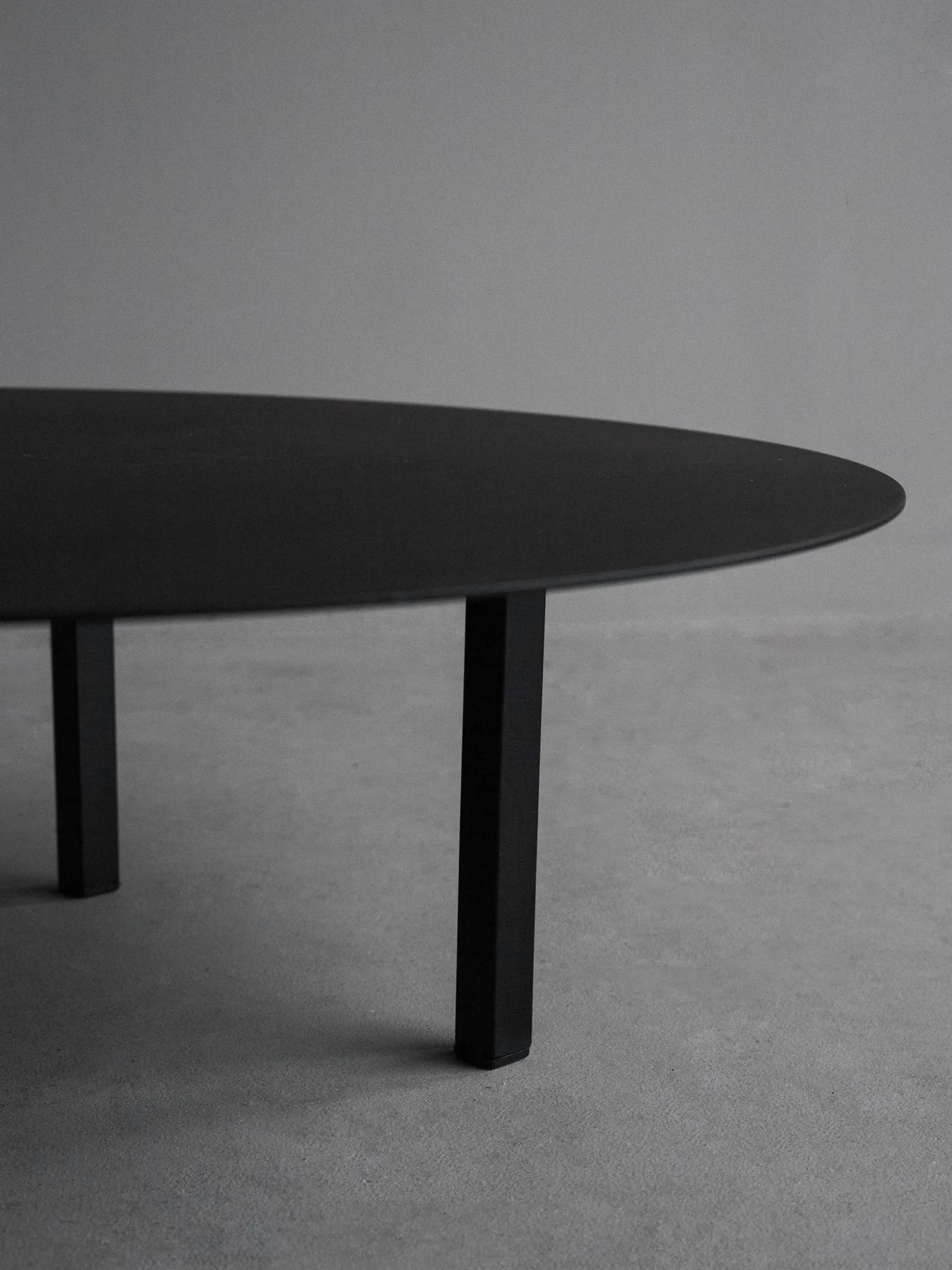 Bea Mombaers Table