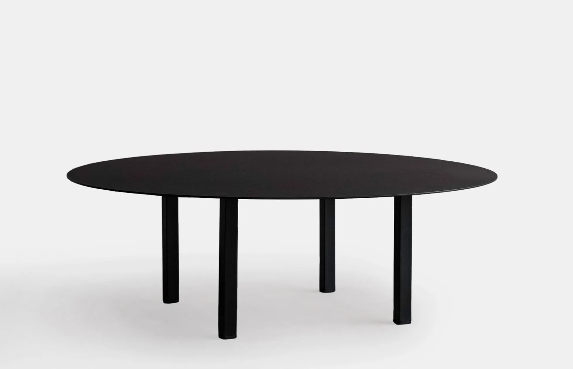 Bea Mombaers Table