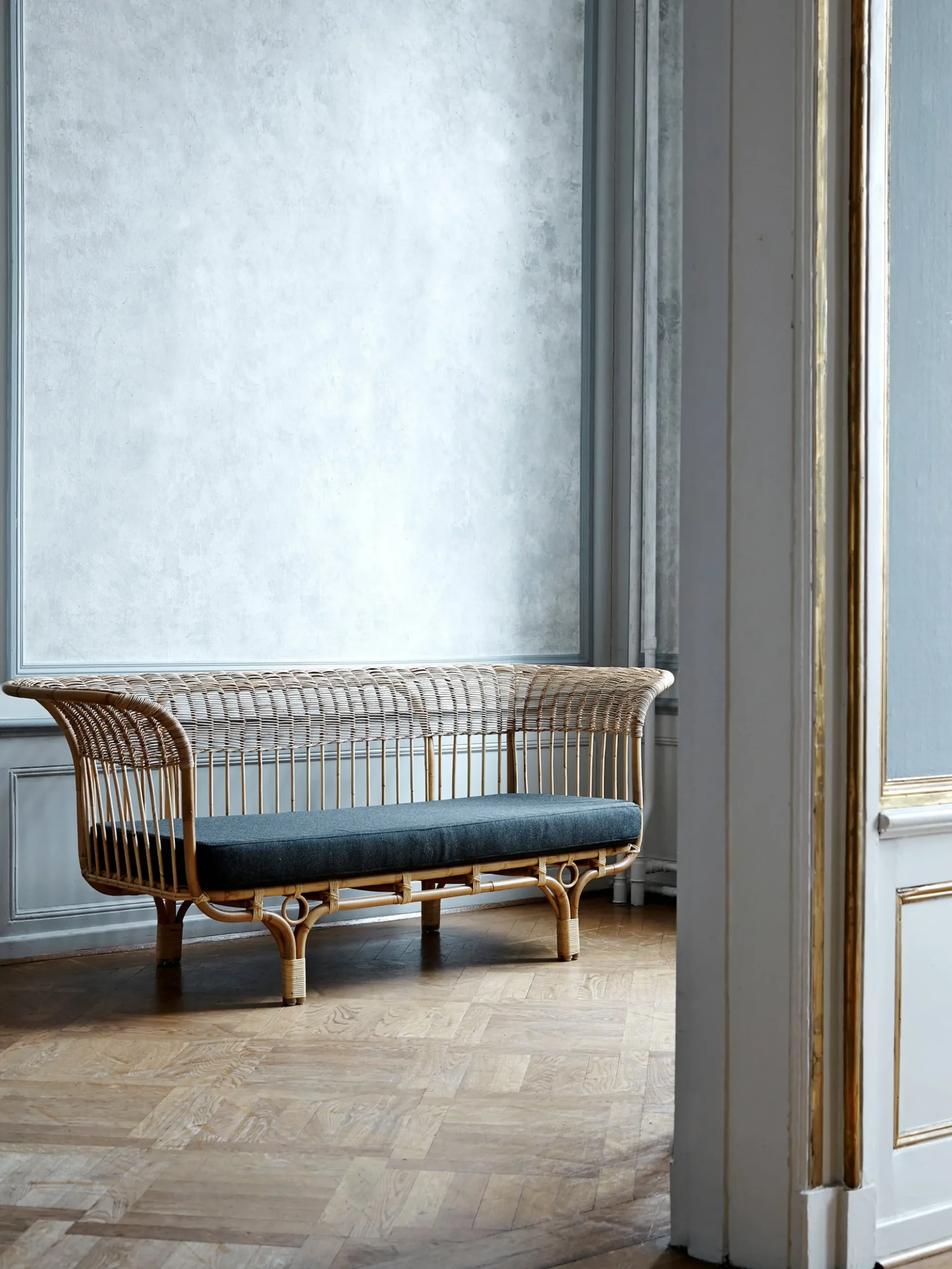 Belladonna Sofa