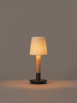 Básica Mínima Batería Portable Table Lamp - Bronze - Natural Ribbon