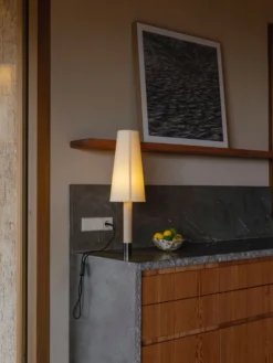 Básica M2 Table Lamp