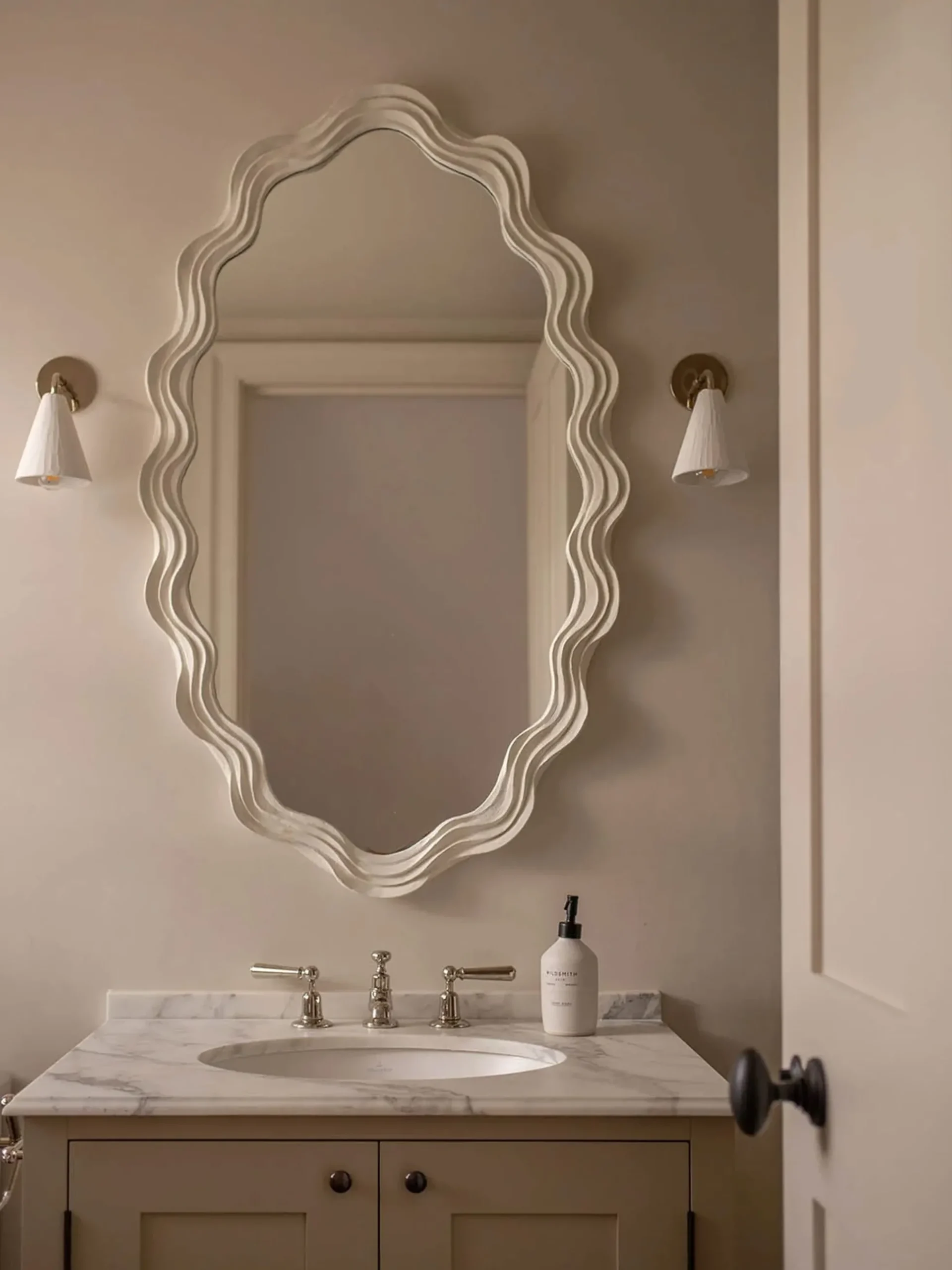 Clam Shell Mirror Oval