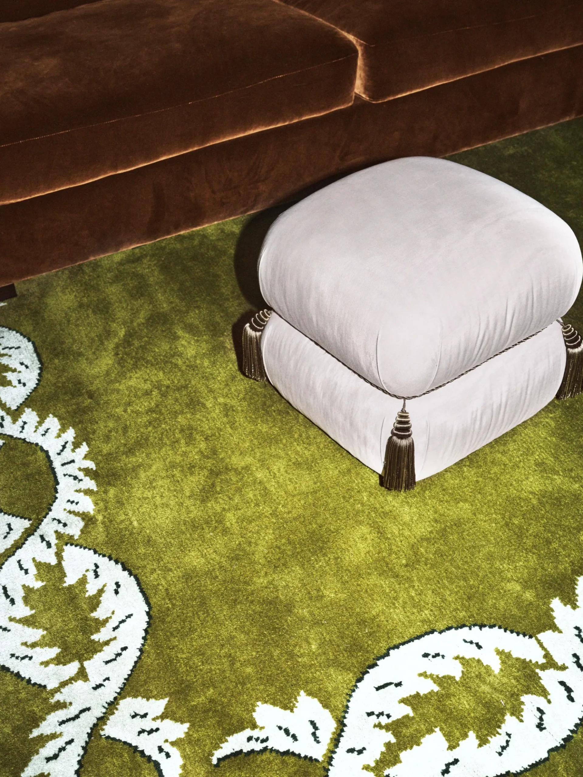 Climbing Vine Rug - Olive