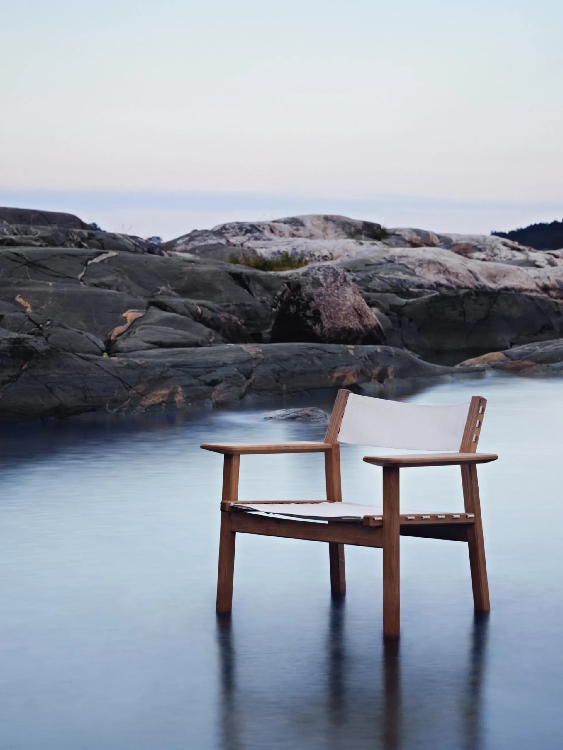 Djurö Lounge Armchair - Teak/White