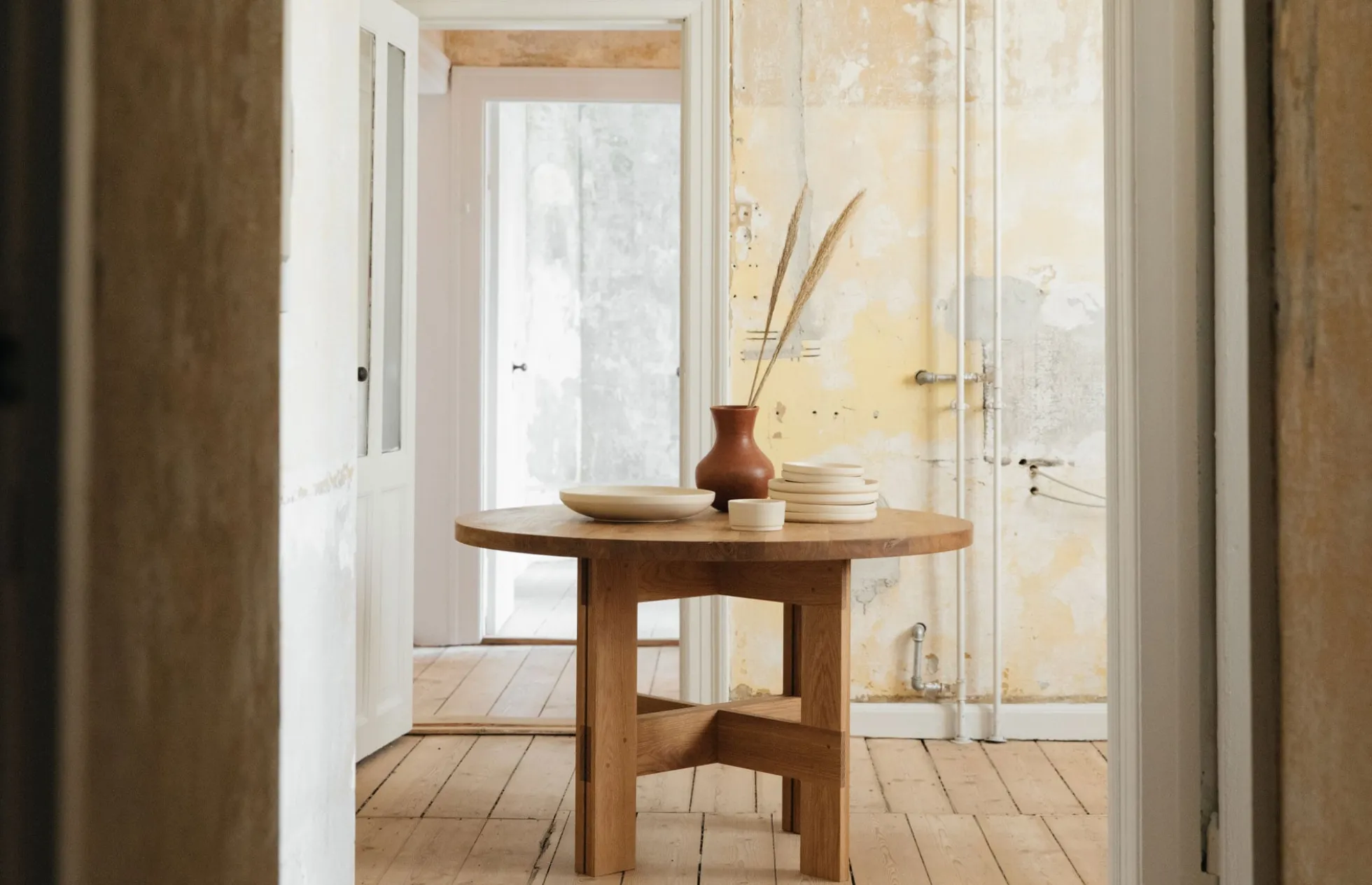 Farmhouse Table Round