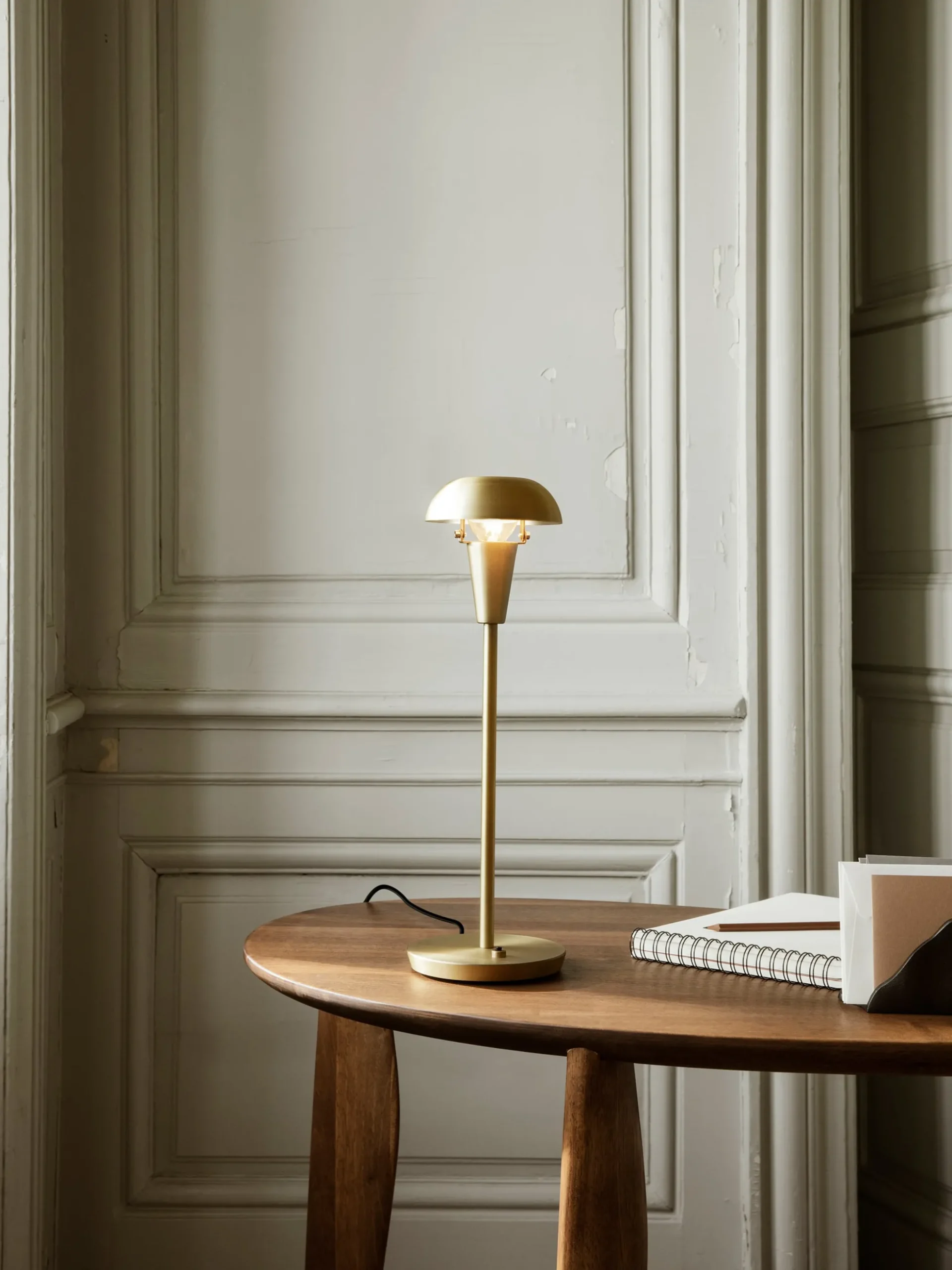 Feve Desk - Walnut
