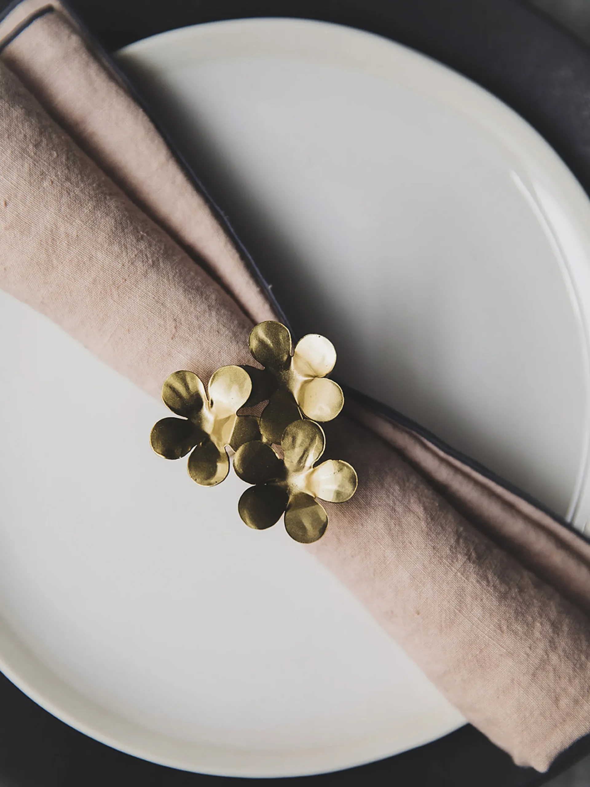 Flower Napkin Ring Dore Fleurs