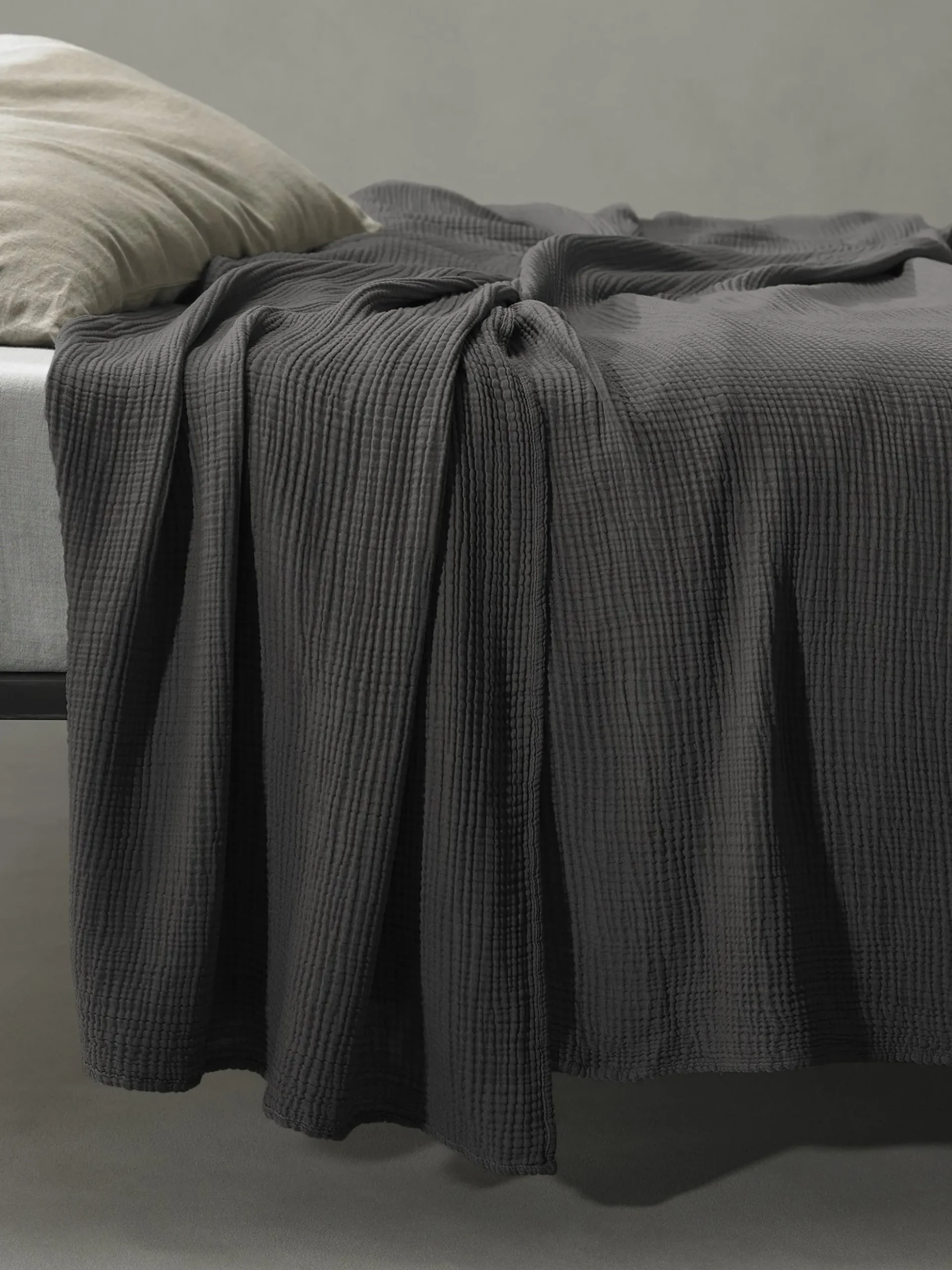 Free New Bed Cover 240x260 05 Antracite