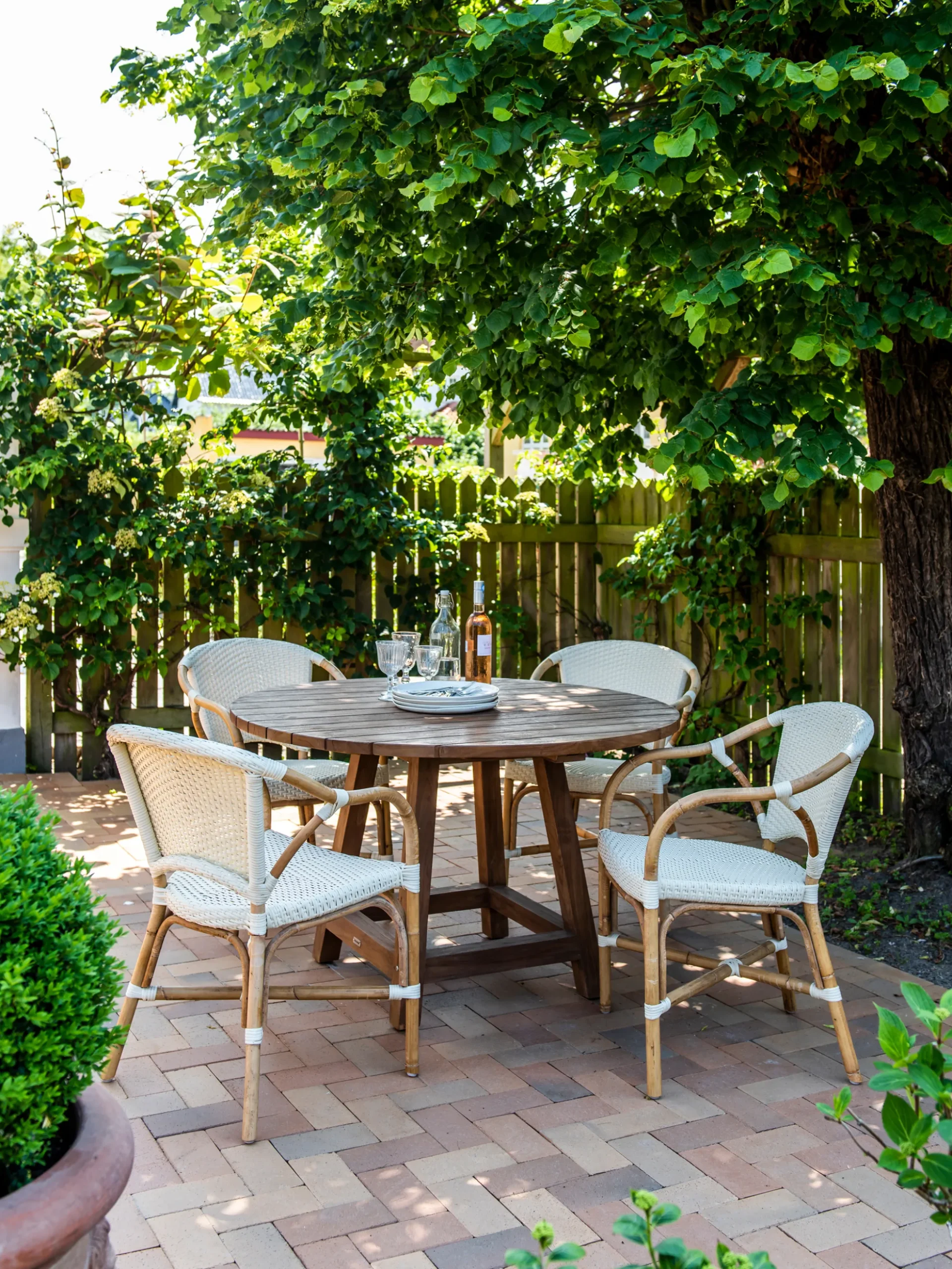 George Round Table Outdoor