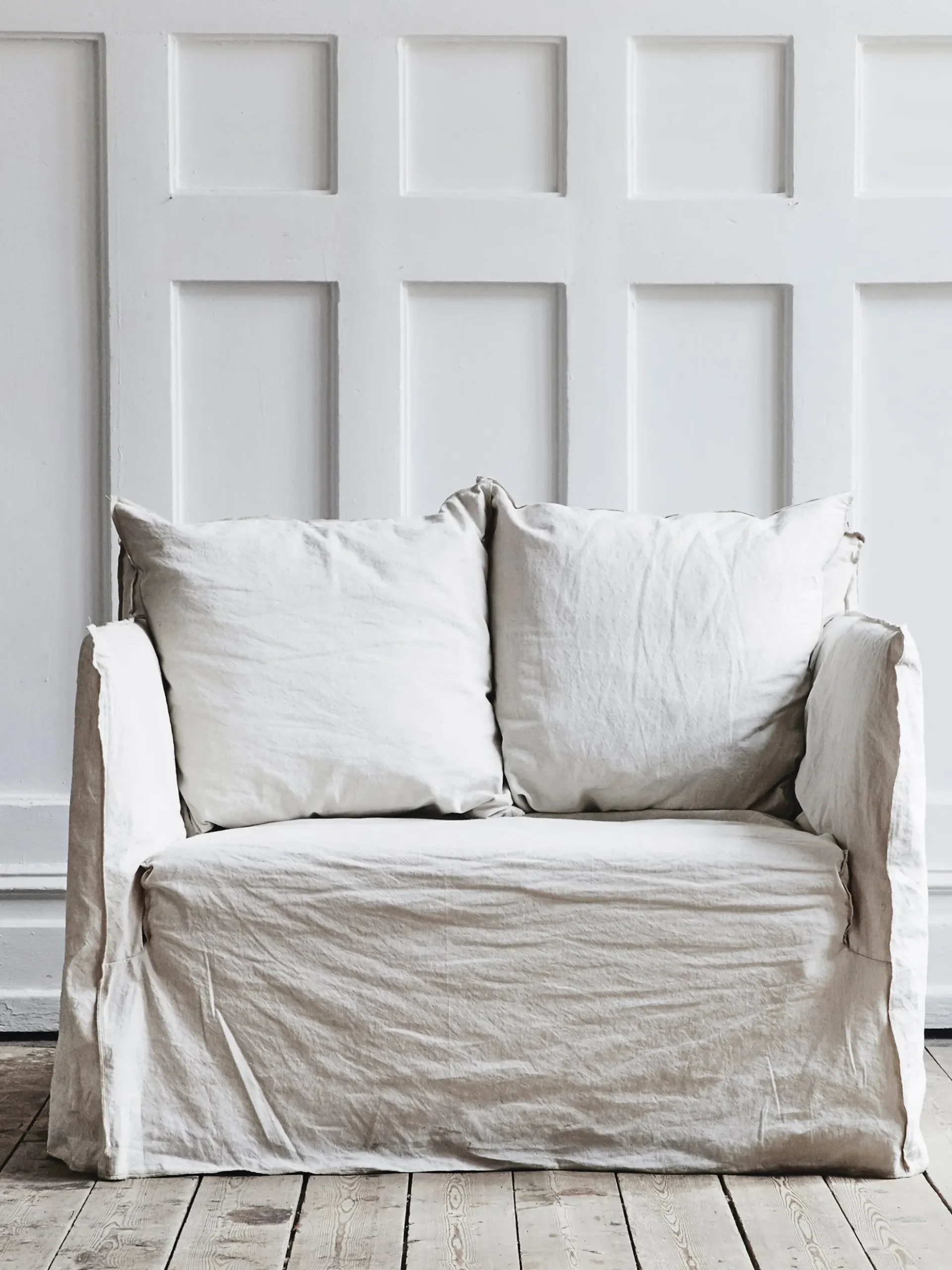 Ghost 09 Loveseat
