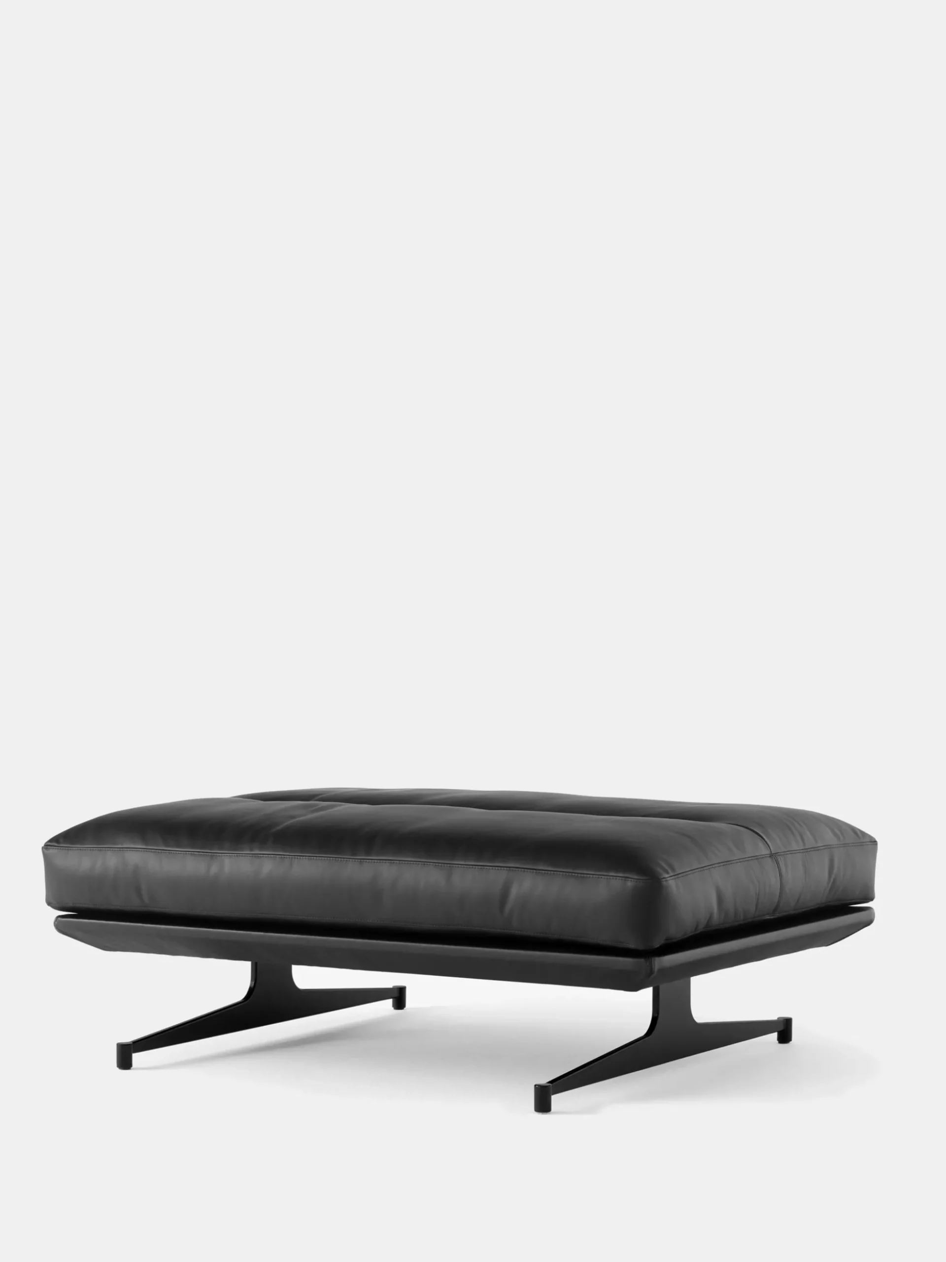 Inland AV32 Pouf