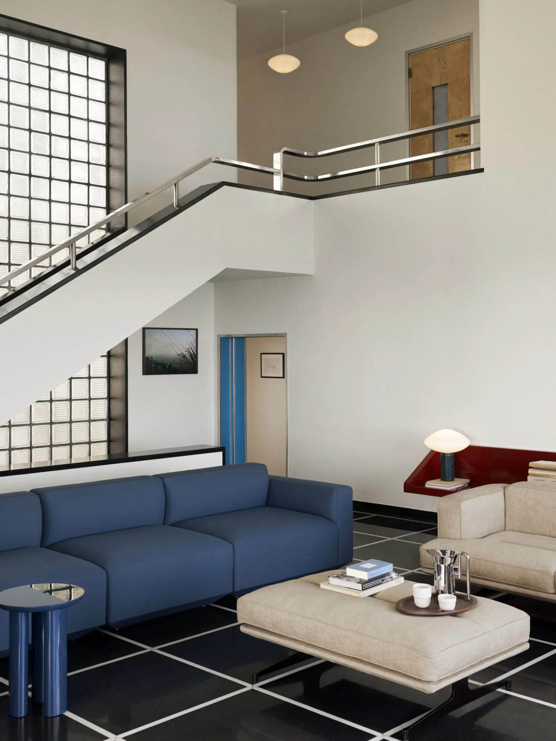 Inland AV32 Pouf