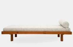 L01 Godot Bed