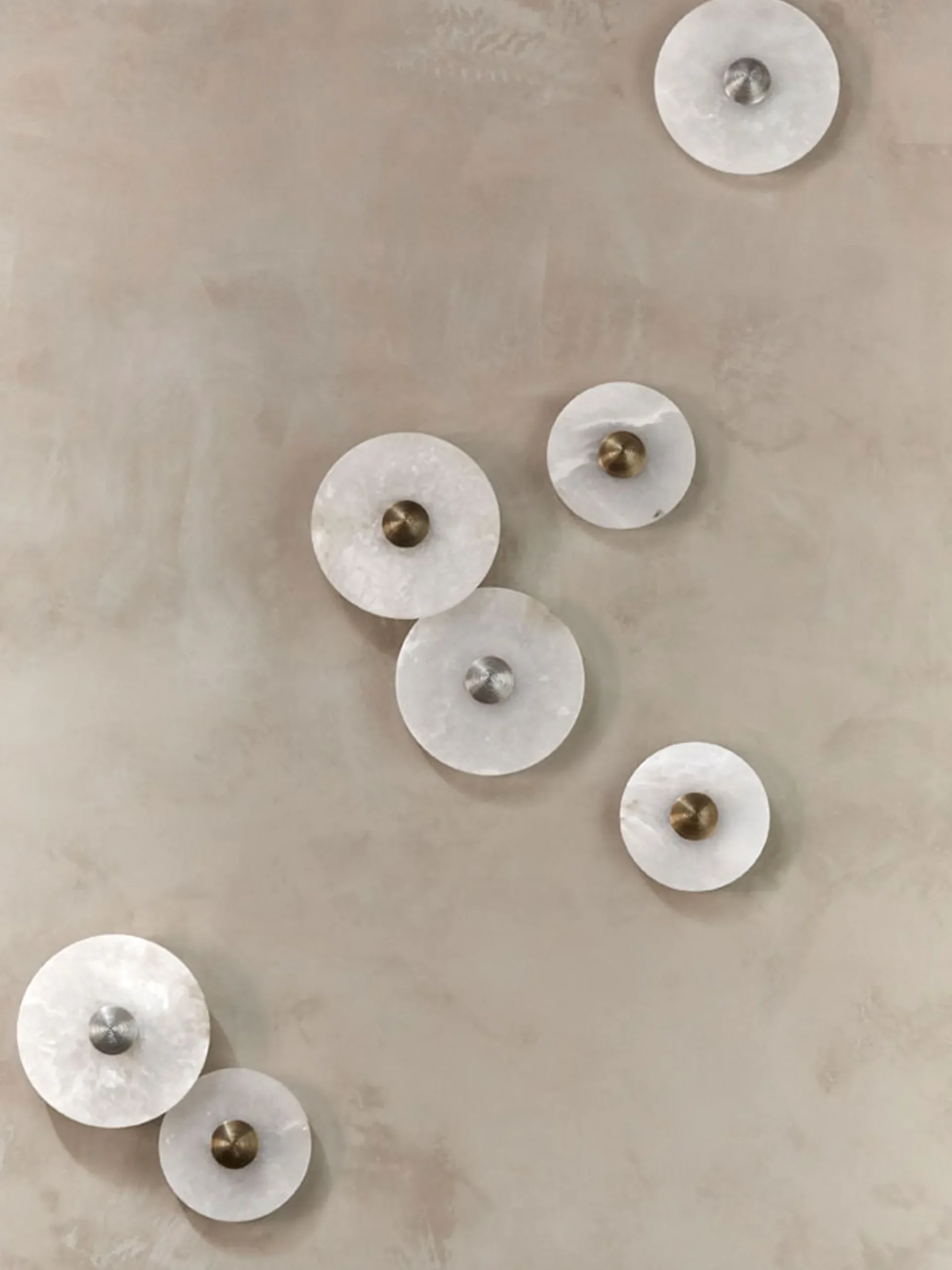 Median Sconce