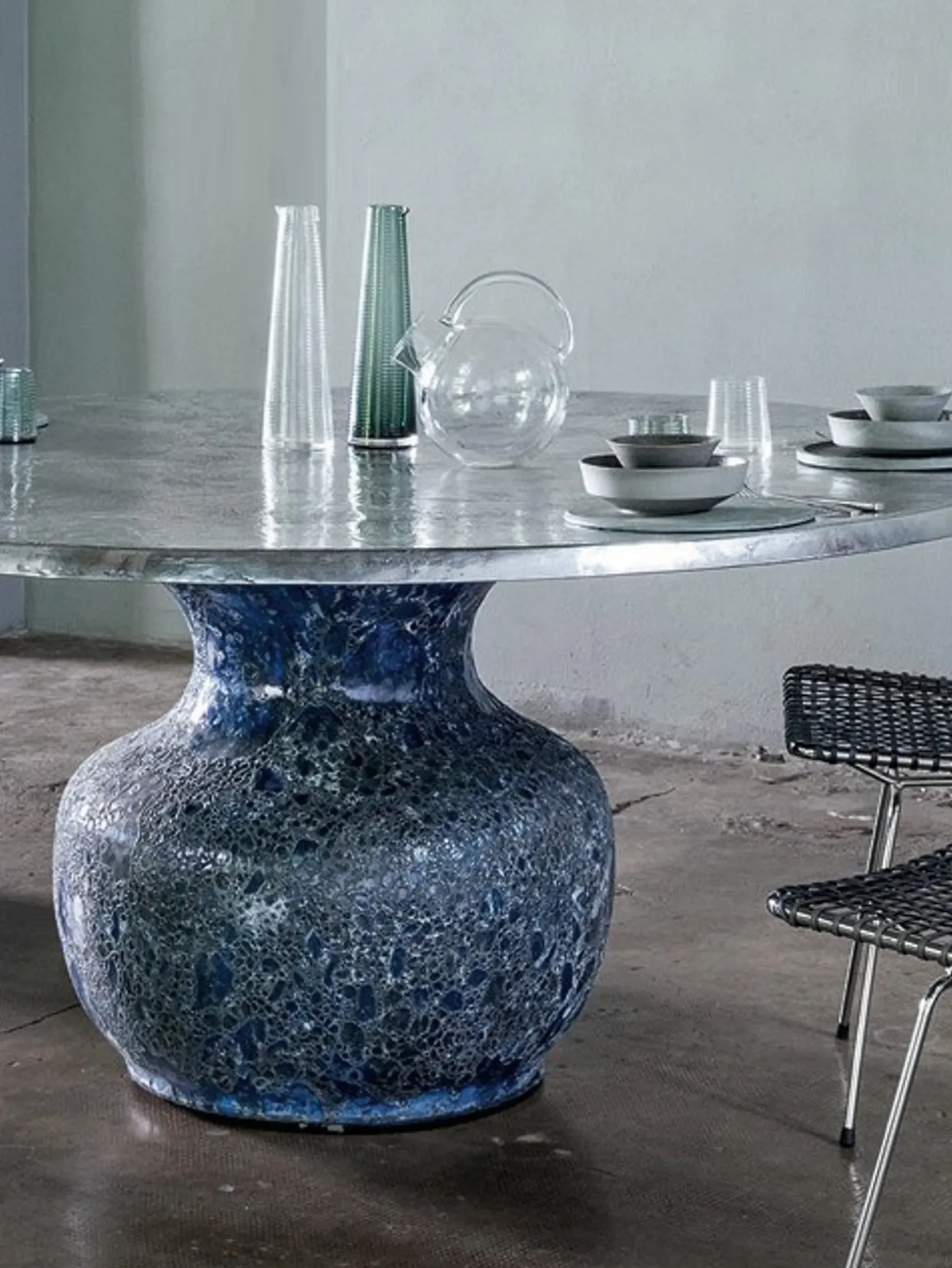 Moon Round Dining Table