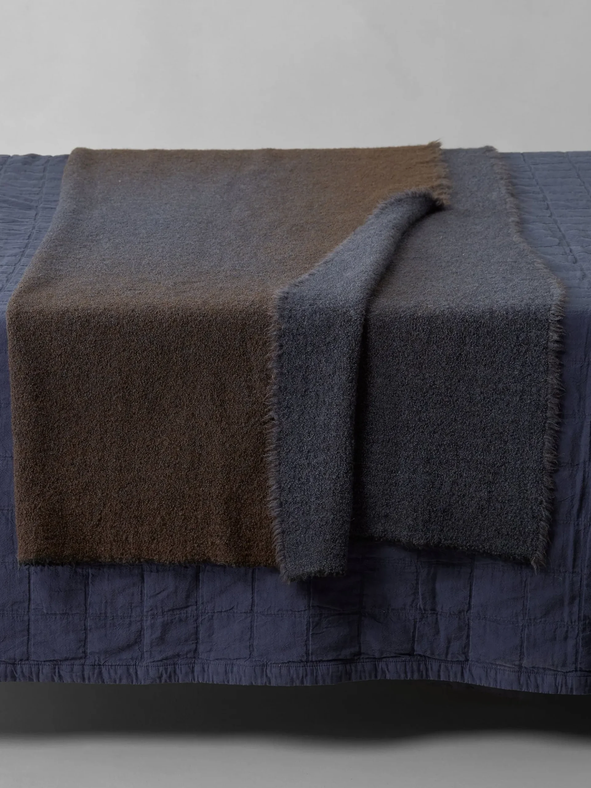 Nuance Throw 130x180 cm - Tuareg