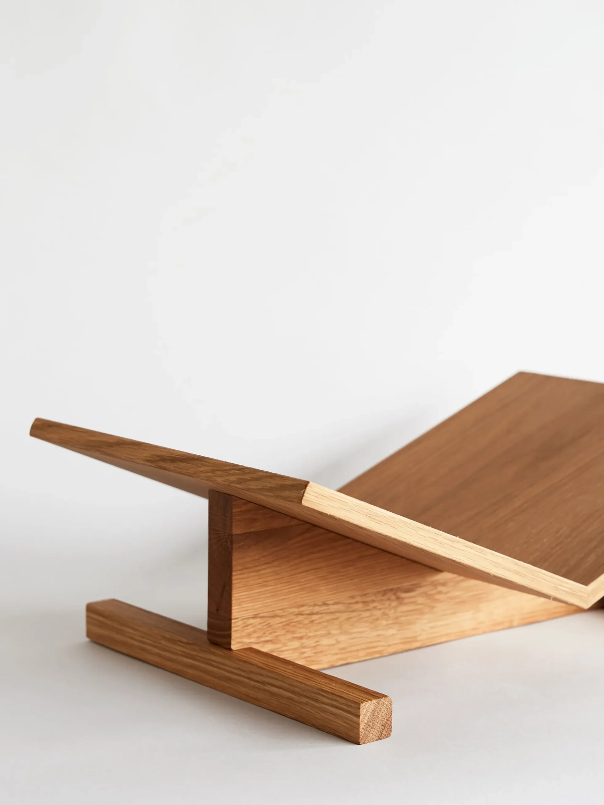 Page Bookstand - Oak