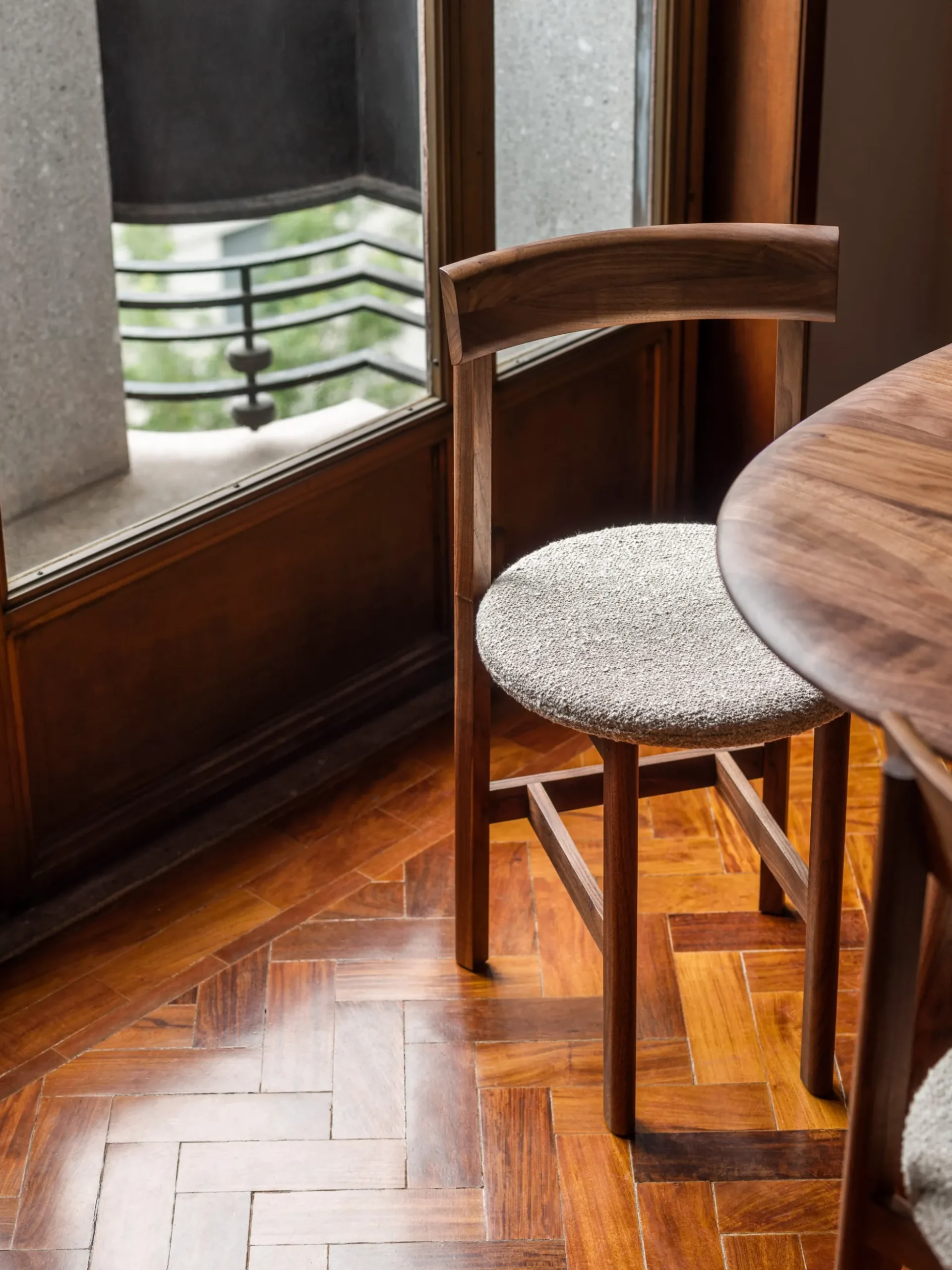 Petit 4 Chair