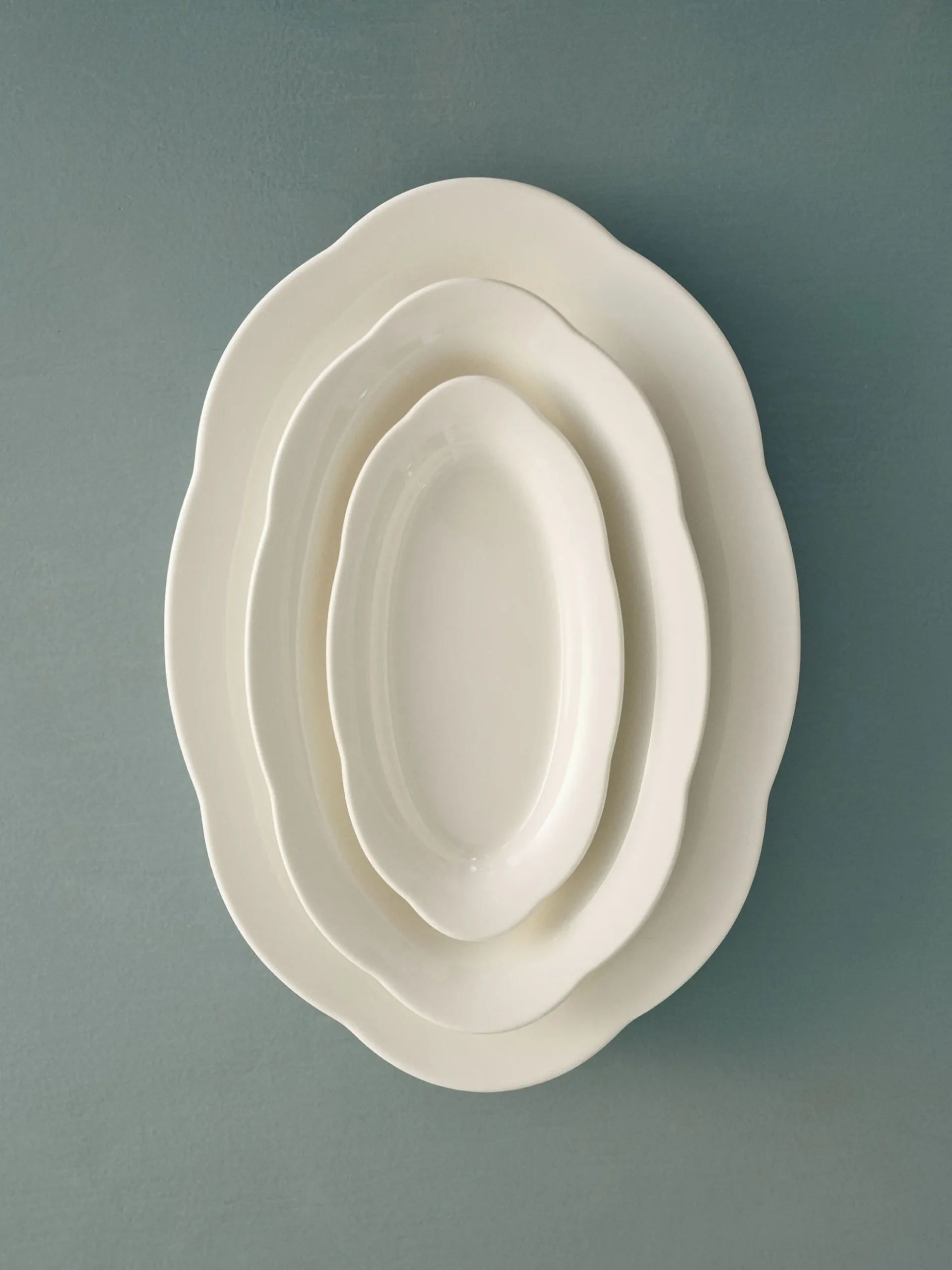 Silhouette High Oval Plate