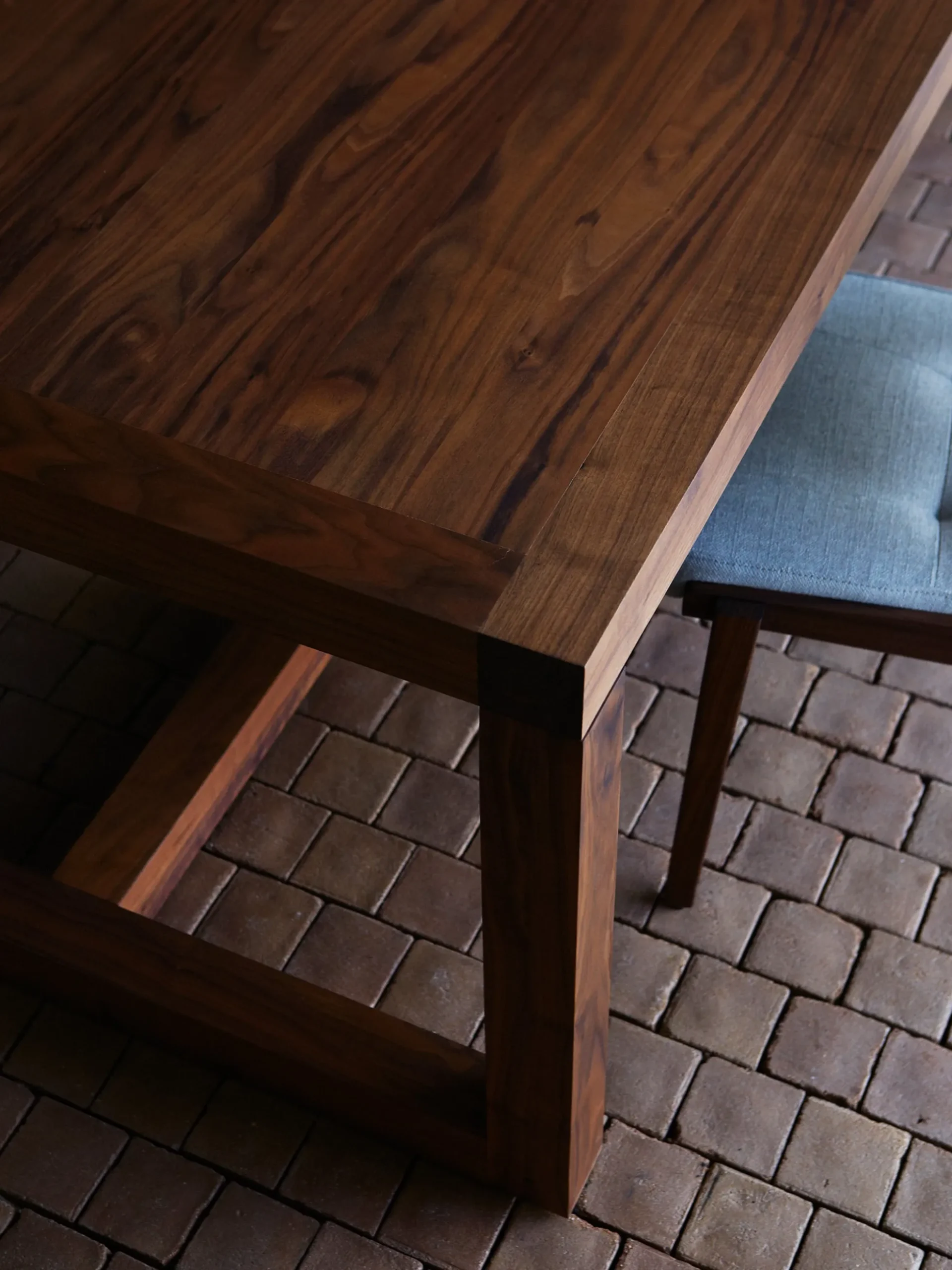 Structure Dining Table - 260