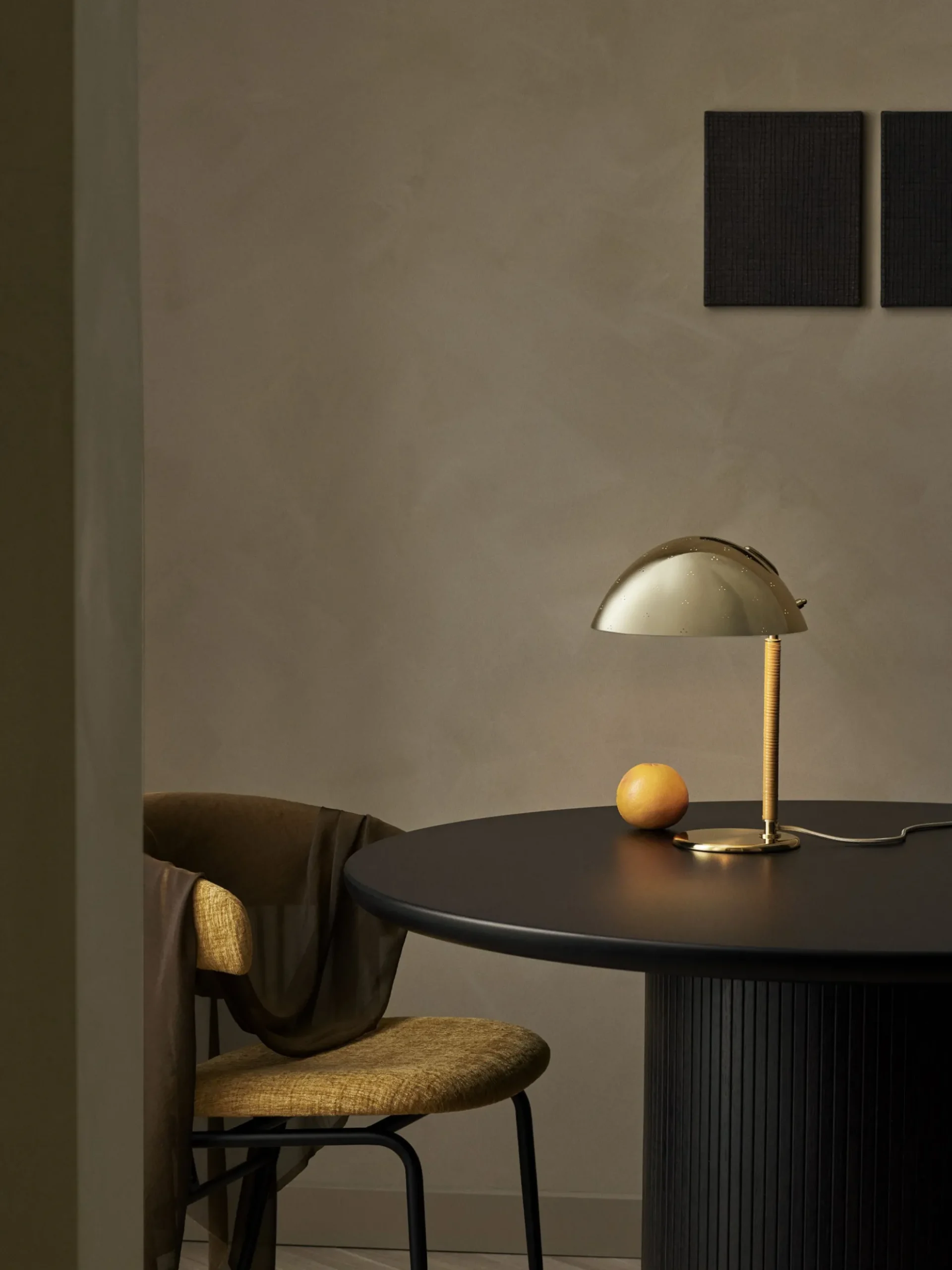 9209 Table Lamp